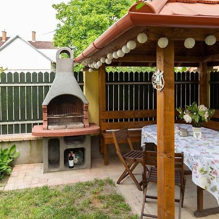 Vanilia Apartman Еґер Екстер'єр фото
