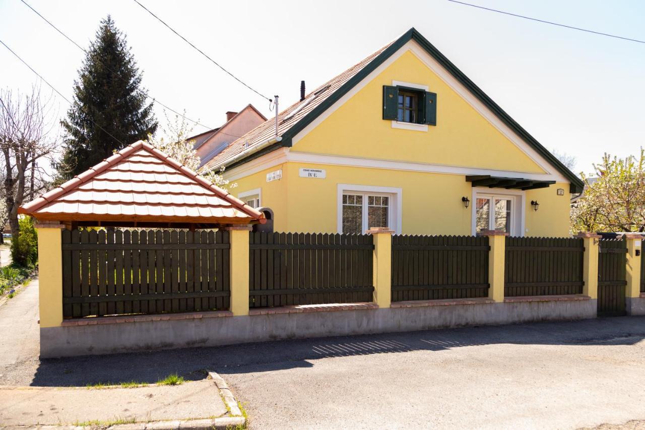 Vanilia Apartman Еґер Екстер'єр фото