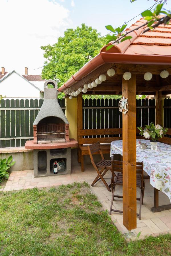 Vanilia Apartman Еґер Екстер'єр фото