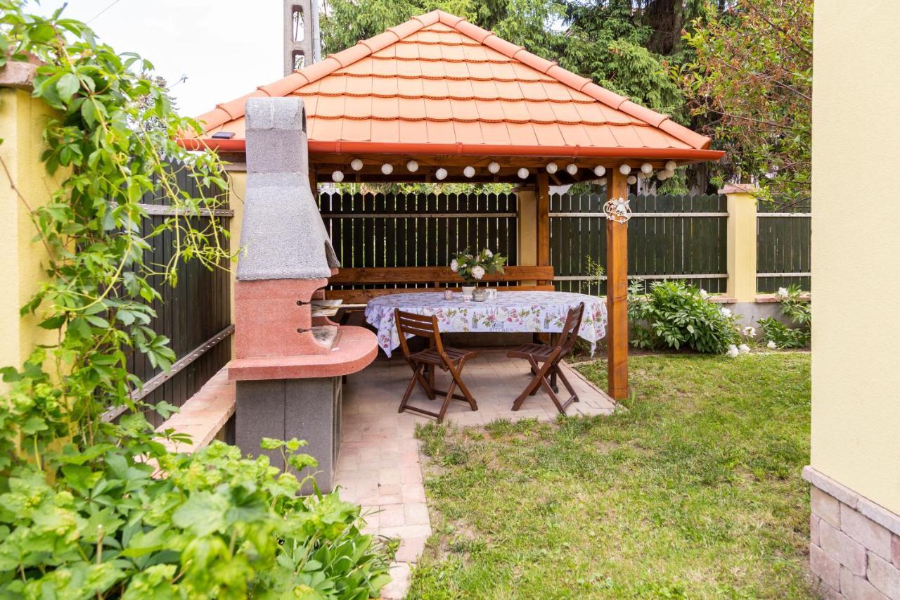 Vanilia Apartman Еґер Екстер'єр фото