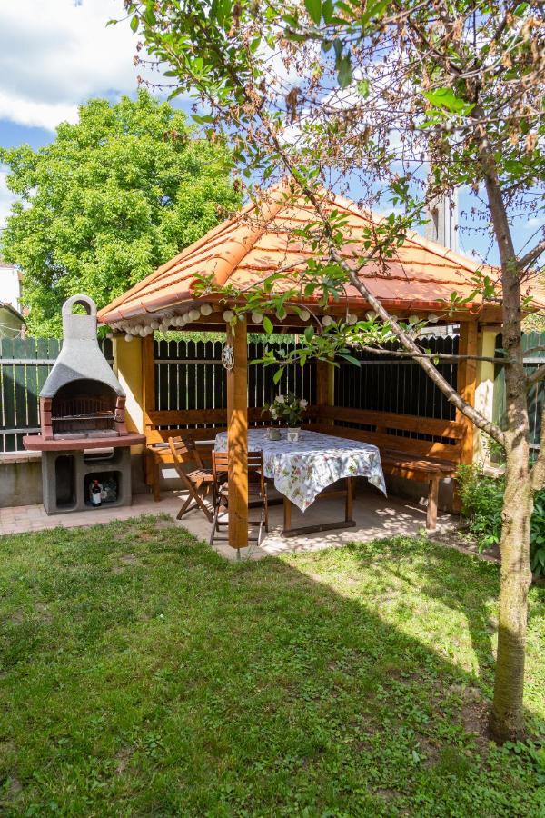 Vanilia Apartman Еґер Екстер'єр фото