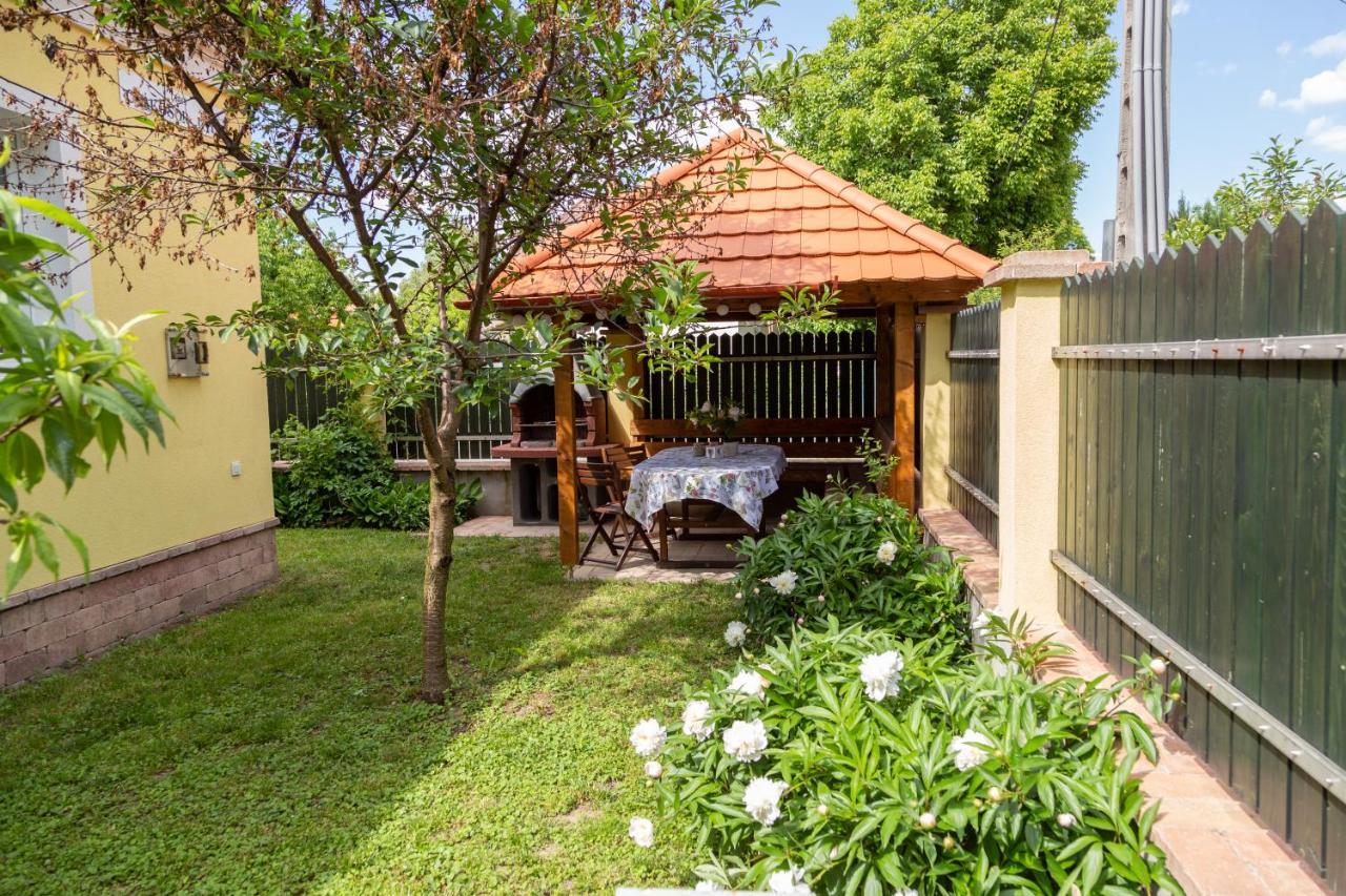 Vanilia Apartman Еґер Екстер'єр фото